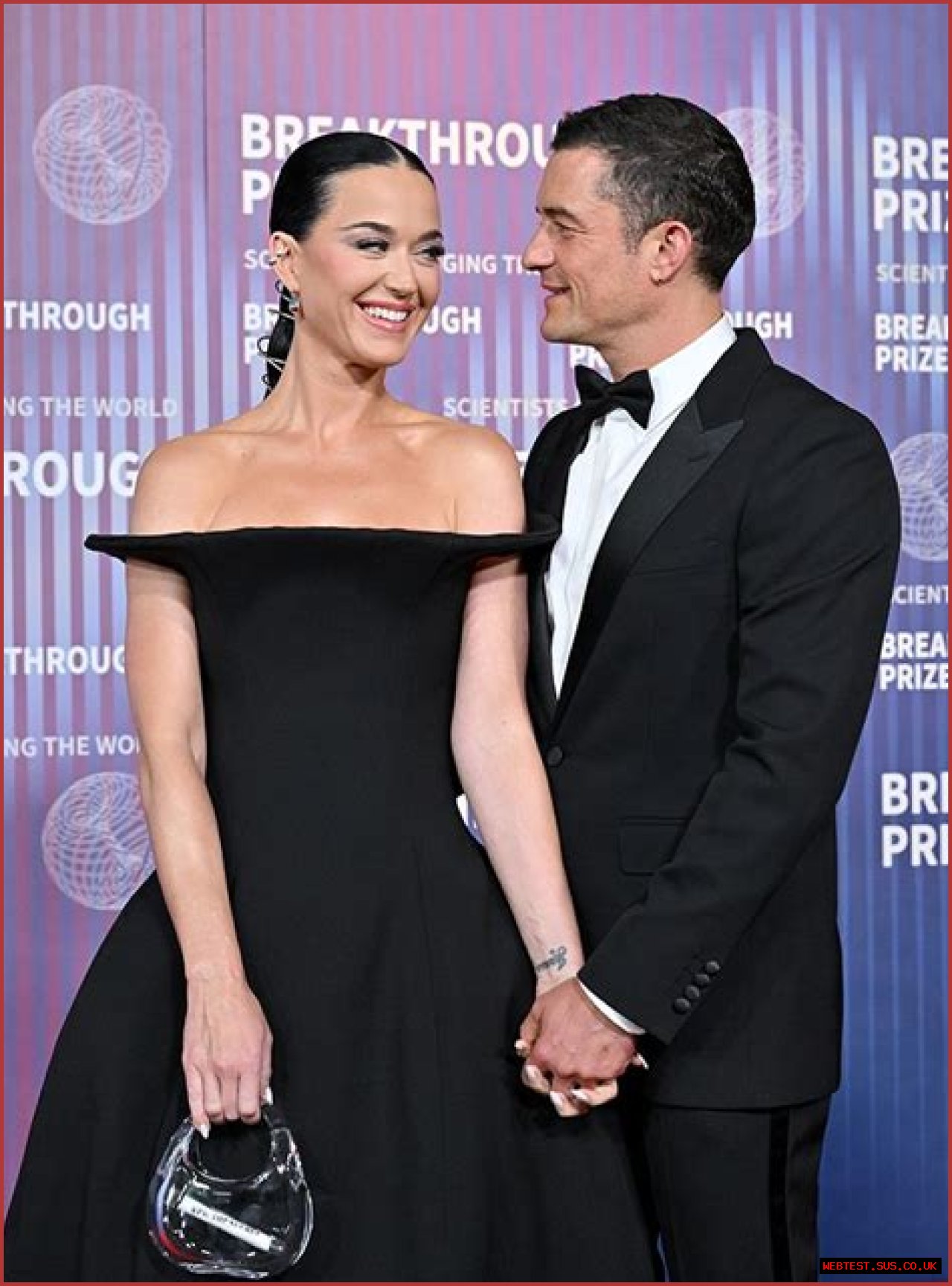 It's official, Orlando Bloom and Katy Perry are dating